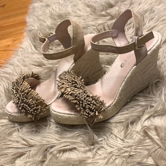 Sesto Meucci Shoes - Leather fringe wedges